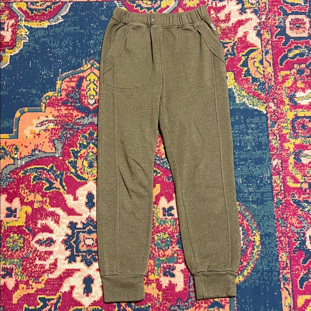 Free People XS sweatpants joggers olive green wit pockets